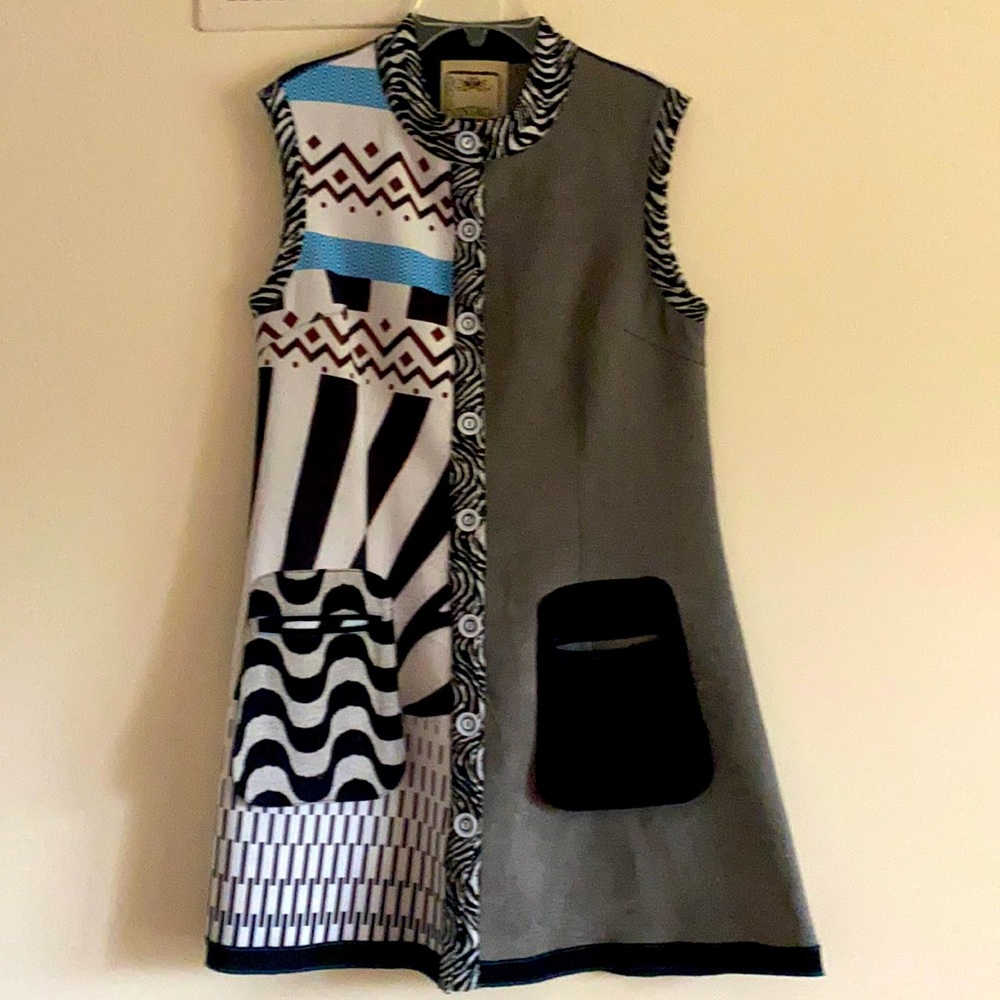 Vintage sleeveless Art Deco pattern dress. Size small.